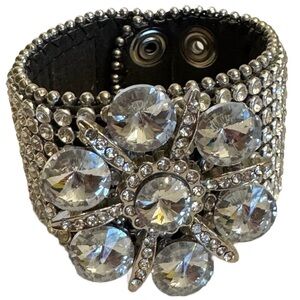 Ladies Rhinestone Crystal Adjustable Bling Bracelet Cuff Large Flower 7-8" Snap